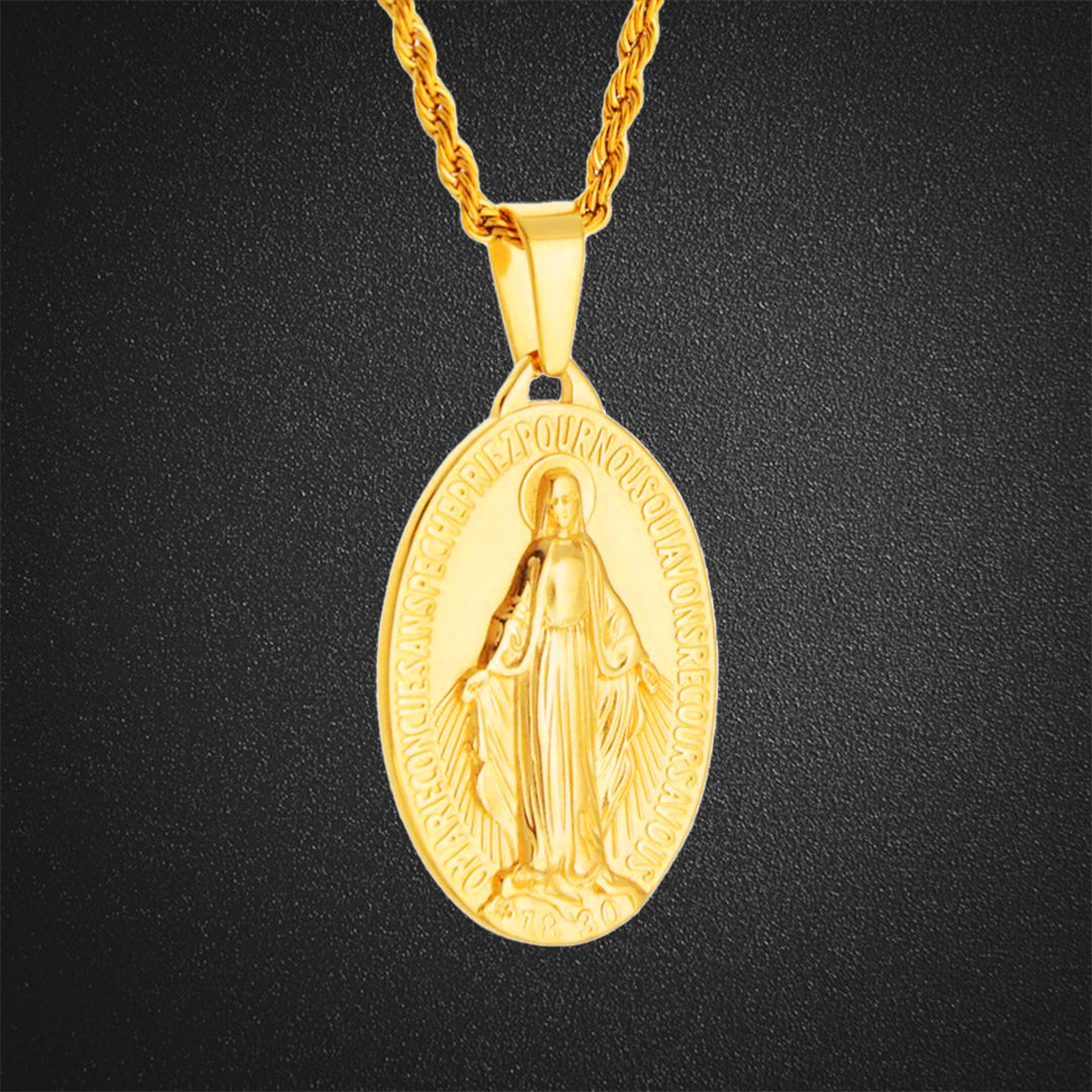 Maria Oval Disc Pendant Necklace