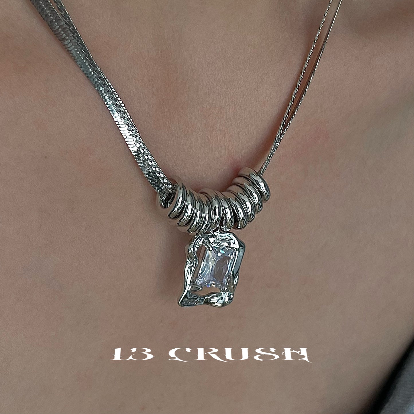 Opalescence Pendant Sliver Thick Necklace