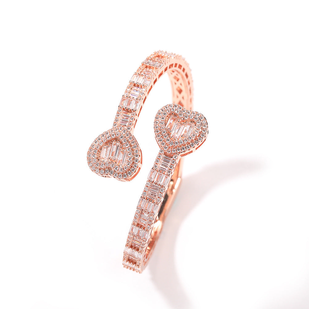 Diamond-encrusted Love and Spring Buckle Plain Bracelet