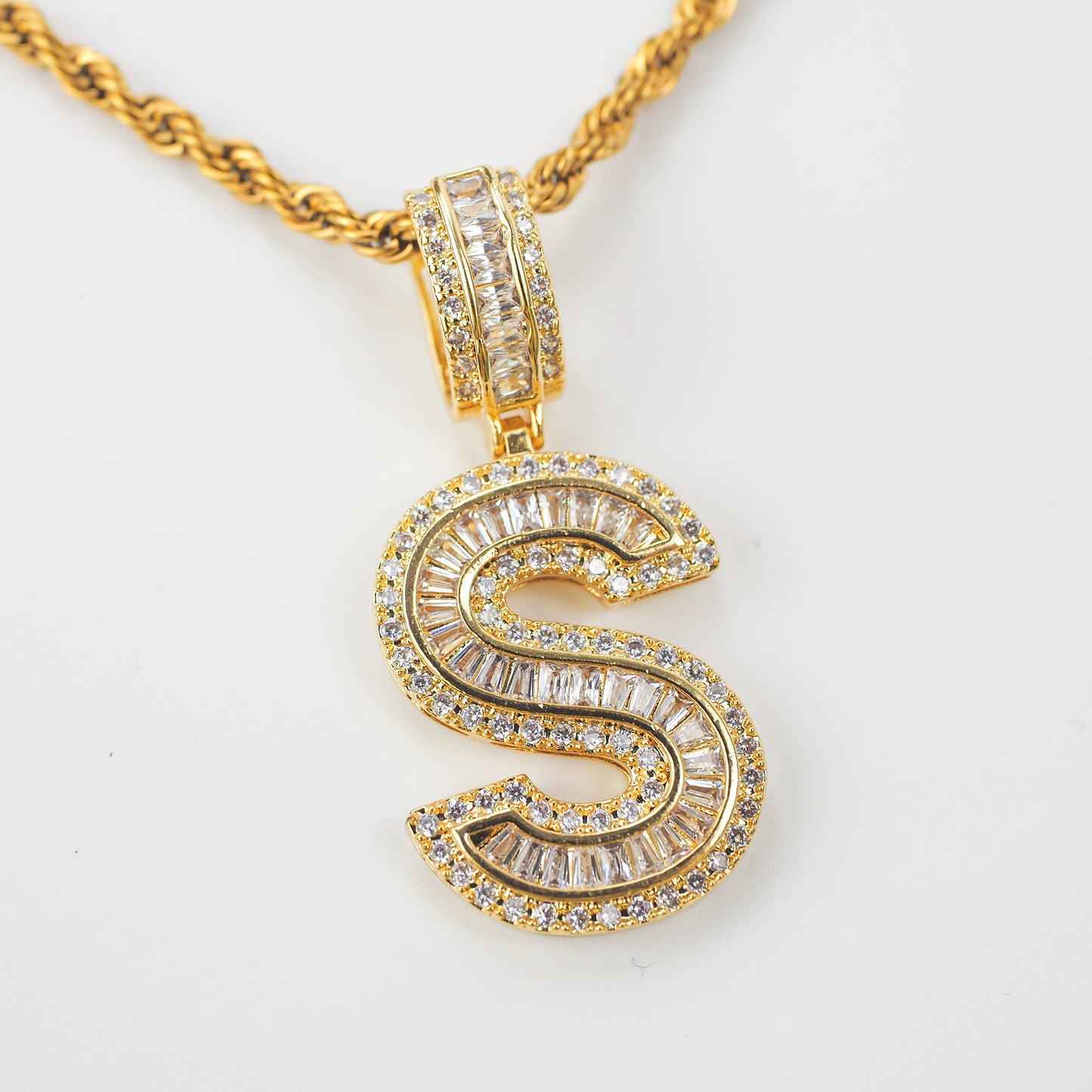 US Diamond Single Letter Pendant Necklace